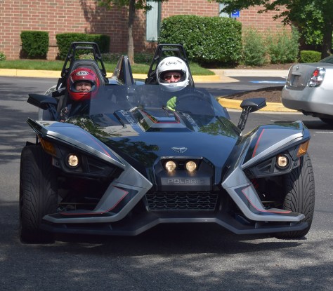 slingshot.two.riders